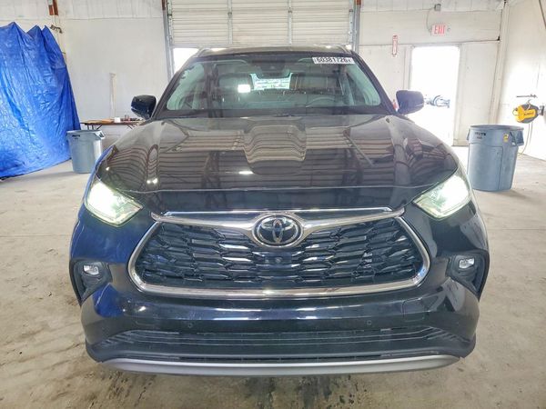 2022 TOYOTA HIGHLANDER