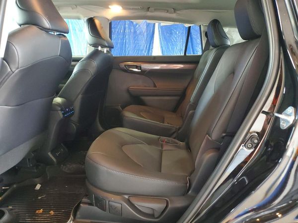 2022 TOYOTA HIGHLANDER