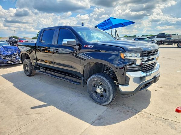 2022 CHEVROLET SILVERADO LT — Passenger 3/4