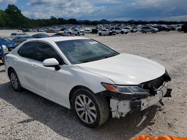 2018 TOYOTA CAMRY