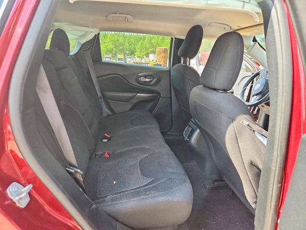 2019 JEEP CHEROKEE LATITUDE FWD