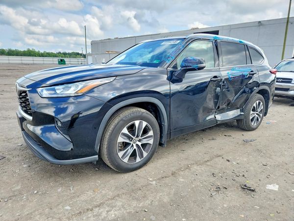 2020 TOYOTA HIGHLANDER XLE Nav