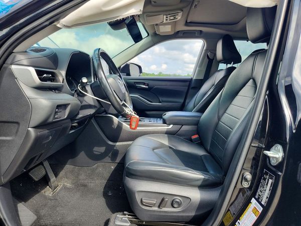 2020 TOYOTA HIGHLANDER XLE Nav