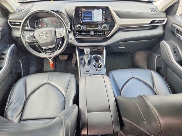 2020 TOYOTA HIGHLANDER XLE Nav
