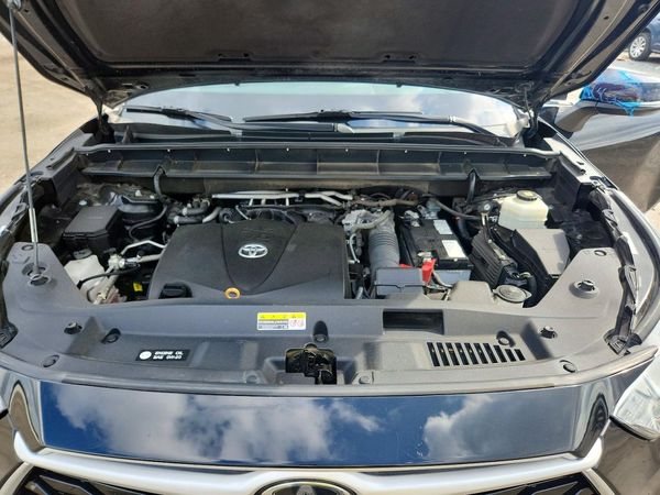 2020 TOYOTA HIGHLANDER XLE Nav