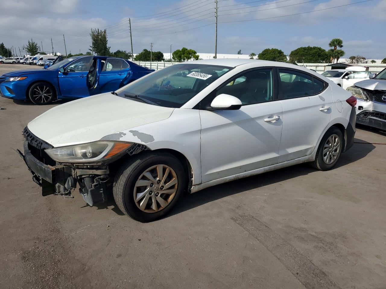 2017 HYUNDAI ELANTRA SE Base — Front 3/4