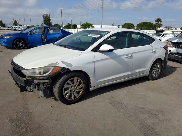 2017 HYUNDAI ELANTRA SE Base — Front 3/4