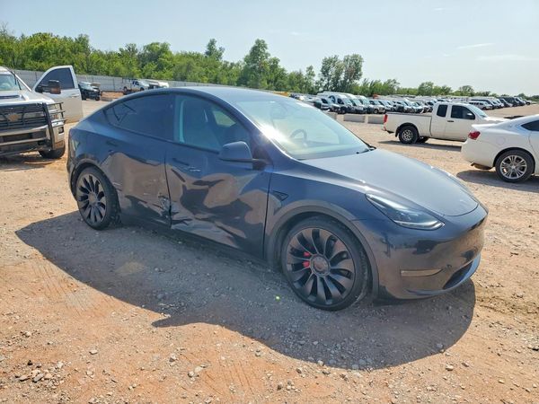 2024 TESLA MODEL Y