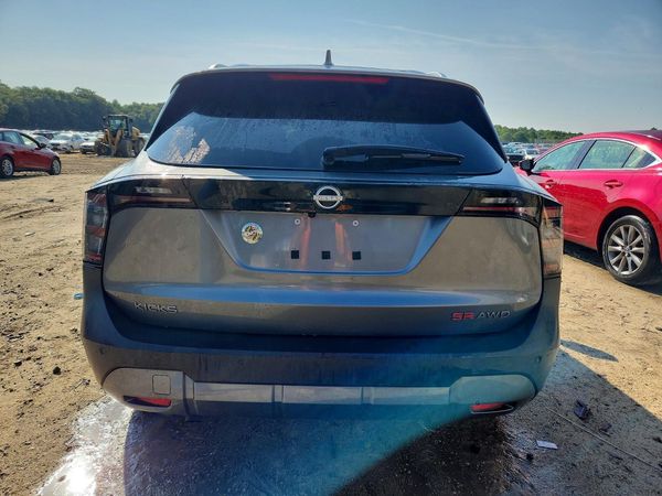 2025 NISSAN KICKS SR