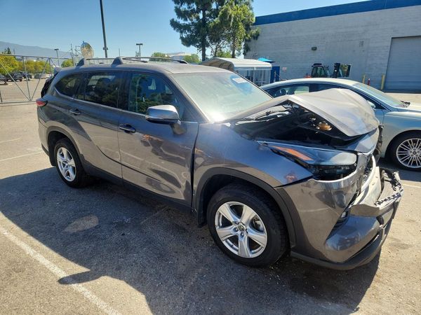 2022 TOYOTA HIGHLANDER