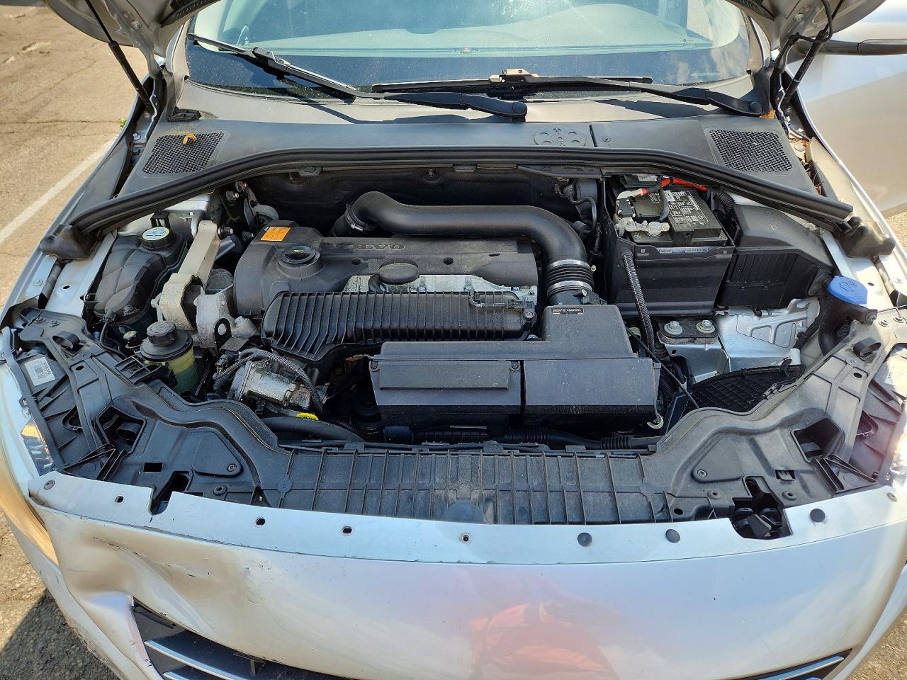 2015 VOLVO S60 Premier (non R design)