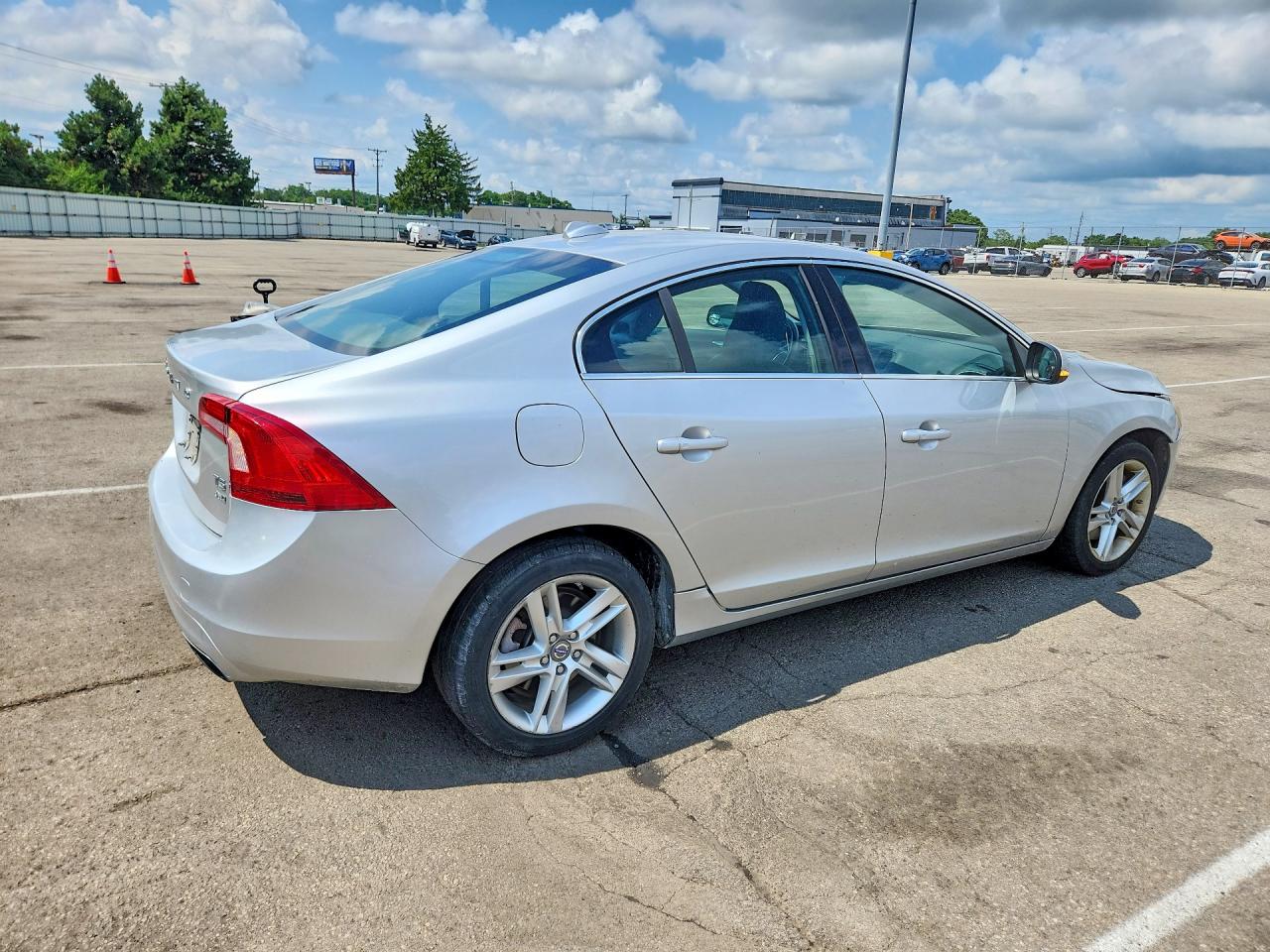 2015 VOLVO S60 Premier (non R design)