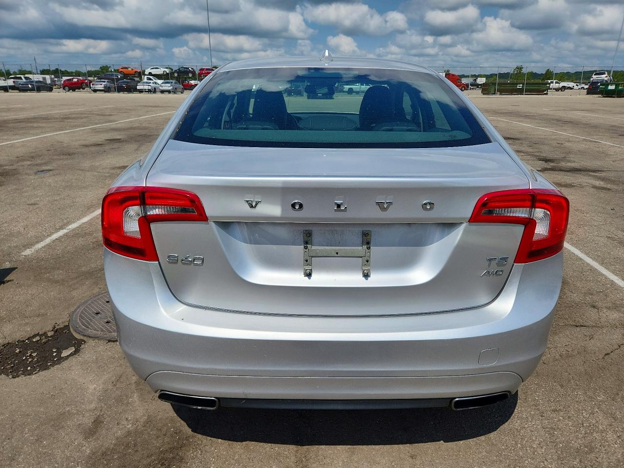 2015 VOLVO S60 Premier (non R design)