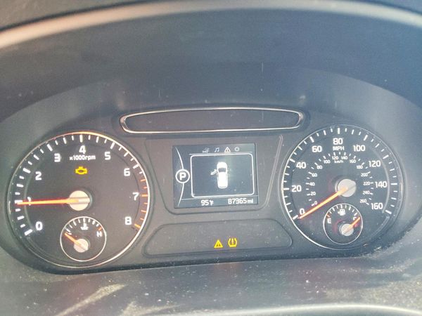 2016 KIA SORENTO L / LX