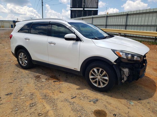 2016 KIA SORENTO L / LX