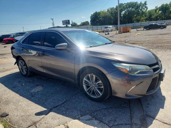 2016 TOYOTA CAMRY — Passenger 3/4