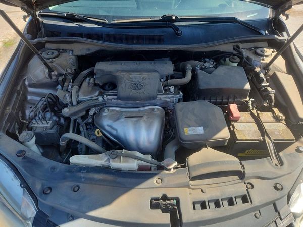 2016 TOYOTA CAMRY — Engine bay