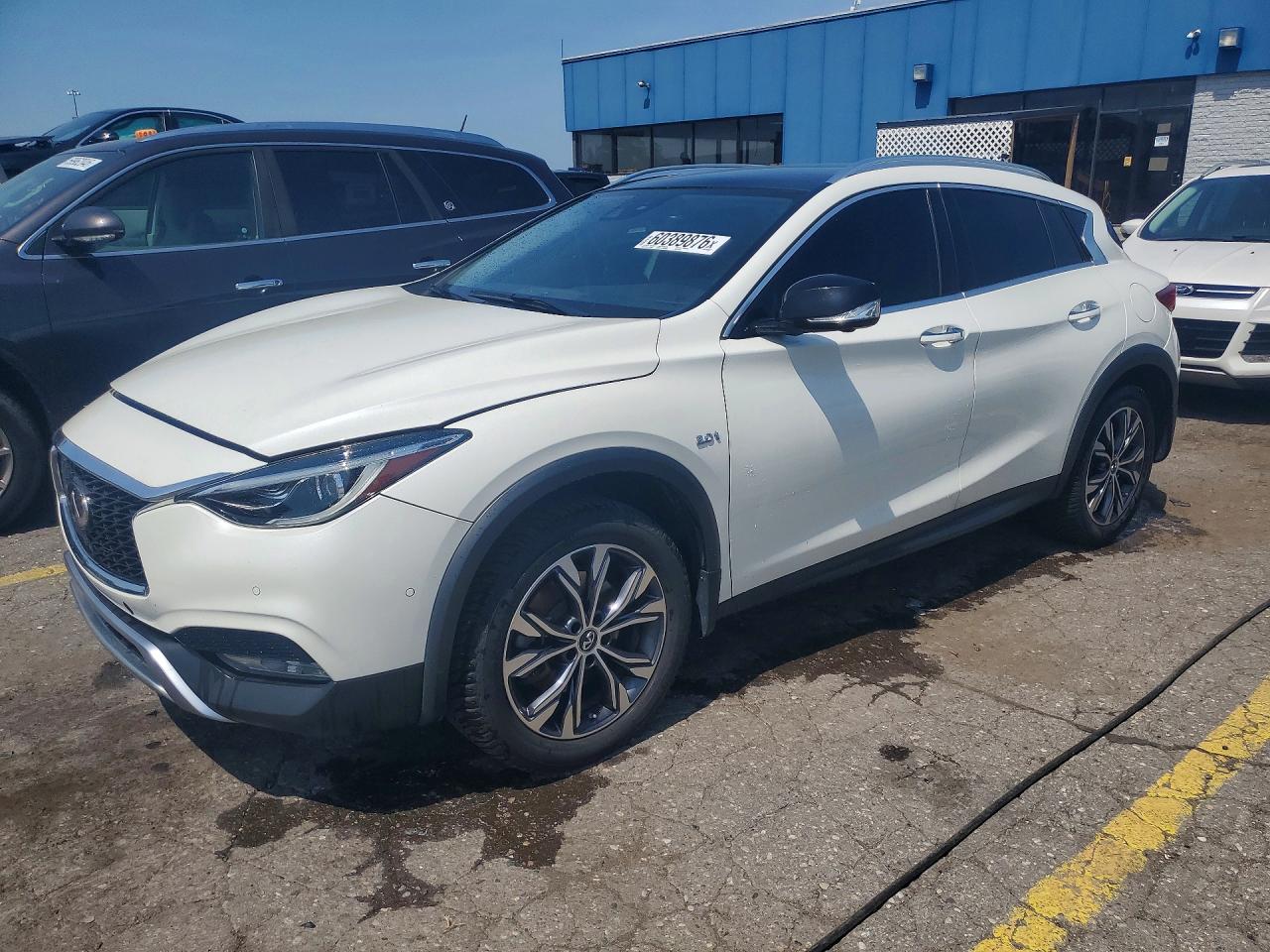 2017 INFINITI QX30