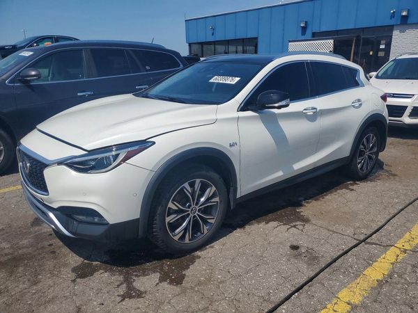 2017 INFINITI QX30
