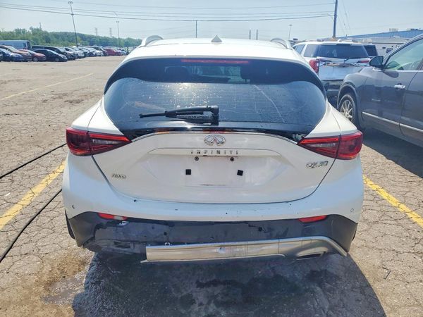 2017 INFINITI QX30