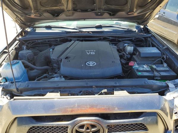 2014 TOYOTA TACOMA Delux Grade