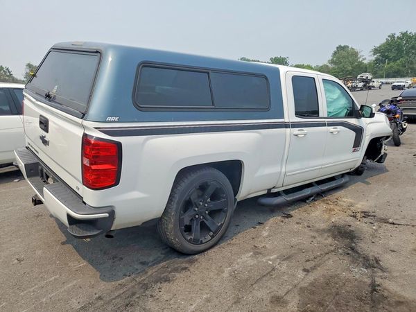 2017 CHEVROLET SILVERADO LT