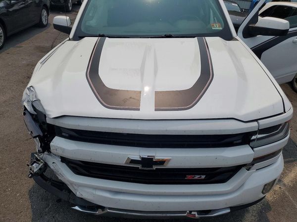 2017 CHEVROLET SILVERADO LT