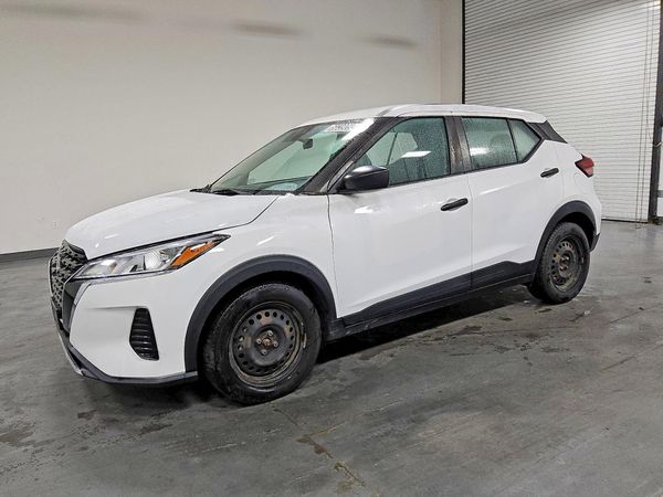 2023 NISSAN KICKS S