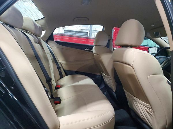 2013 HYUNDAI SONATA