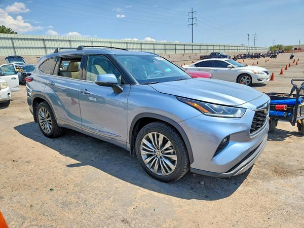 2021 TOYOTA HIGHLANDER Platinum