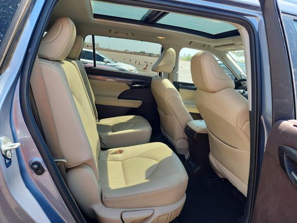 2021 TOYOTA HIGHLANDER Platinum
