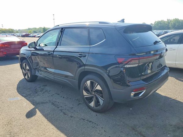 2025 VOLKSWAGEN TAOS 4Motion SE