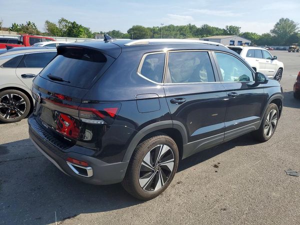 2025 VOLKSWAGEN TAOS 4Motion SE