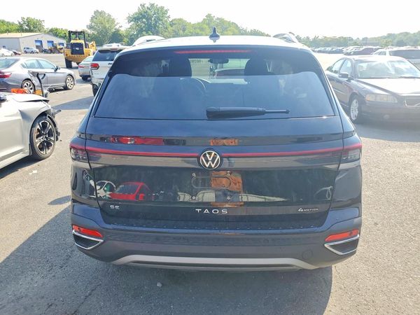 2025 VOLKSWAGEN TAOS 4Motion SE