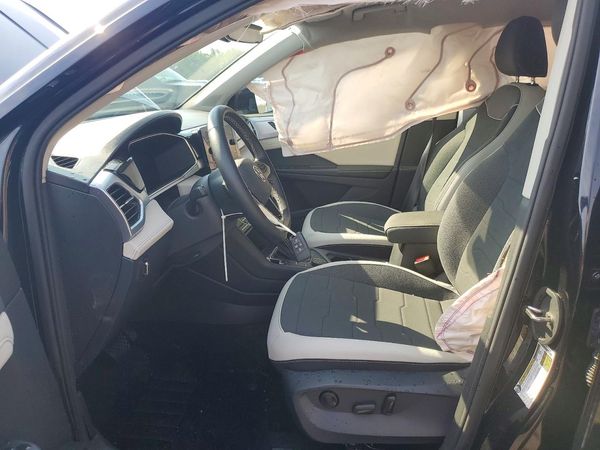 2025 VOLKSWAGEN TAOS 4Motion SE