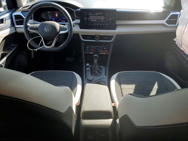 2025 VOLKSWAGEN TAOS 4Motion SE