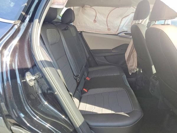 2025 VOLKSWAGEN TAOS 4Motion SE