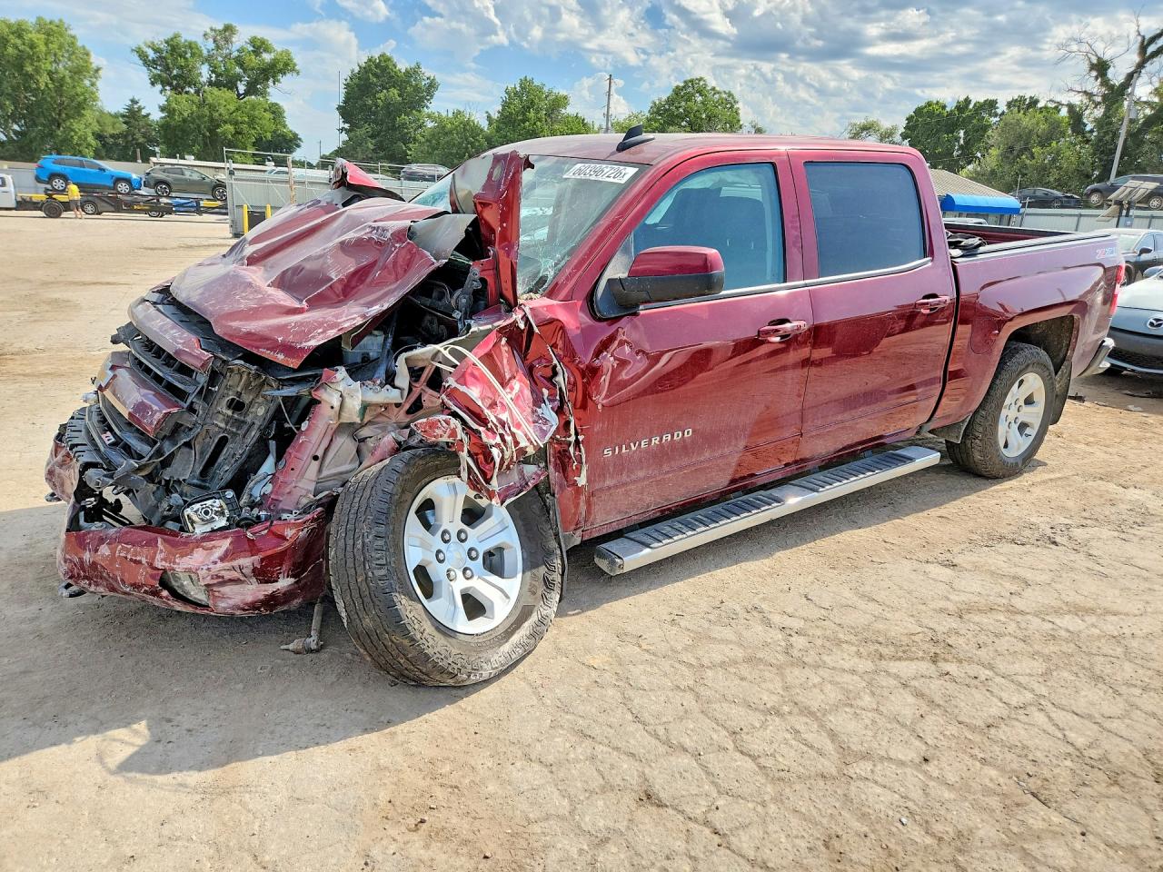 2017 CHEVROLET SILVERADO LT — Front 3/4