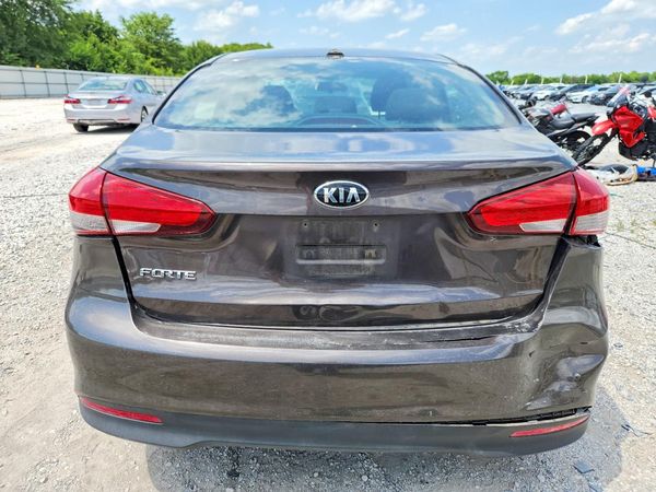 2018 KIA FORTE LX Base