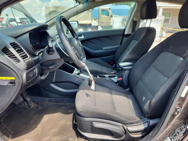 2018 KIA FORTE LX Base