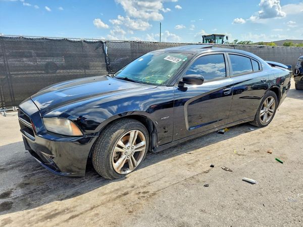 2014 DODGE CHARGER R/T — Front 3/4