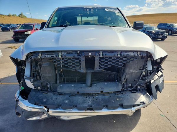 2013 RAM 1500 SLT QUAD CAB 4X4