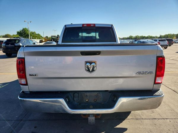2013 RAM 1500 SLT QUAD CAB 4X4