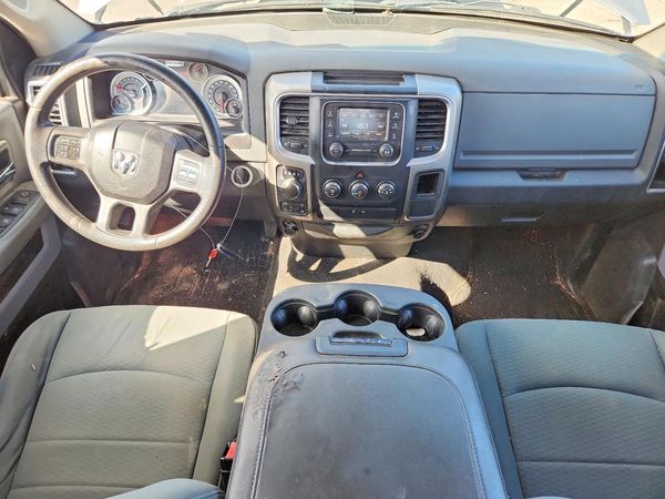 2013 RAM 1500 SLT QUAD CAB 4X4