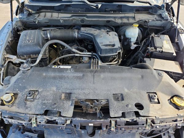2013 RAM 1500 SLT QUAD CAB 4X4