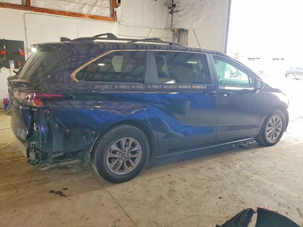 2025 TOYOTA SIENNA