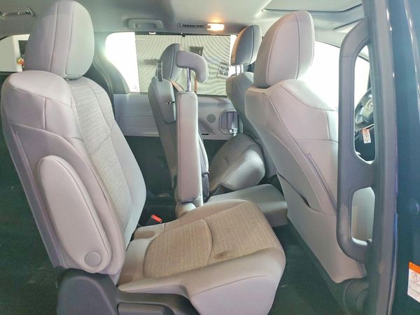 2025 TOYOTA SIENNA
