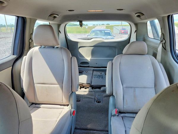 2015 KIA SEDONA L - Low level