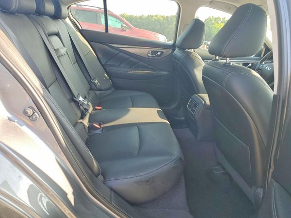 2015 INFINITI Q50