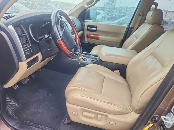 2019 TOYOTA SEQUOIA Platinum